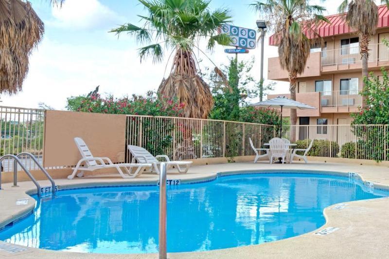 El Paso West Travelodge Exterior photo